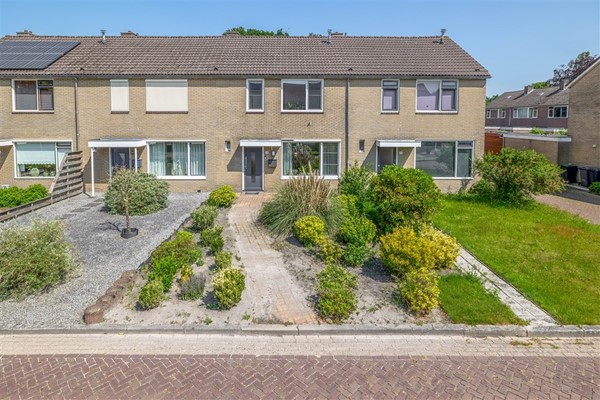 Te koop: Eengezinswoning met 4 slaapkamers op een super leuke locatie !